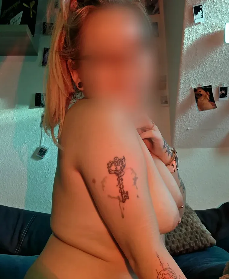 Helena, 28