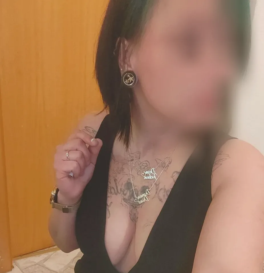 Juliane, 25