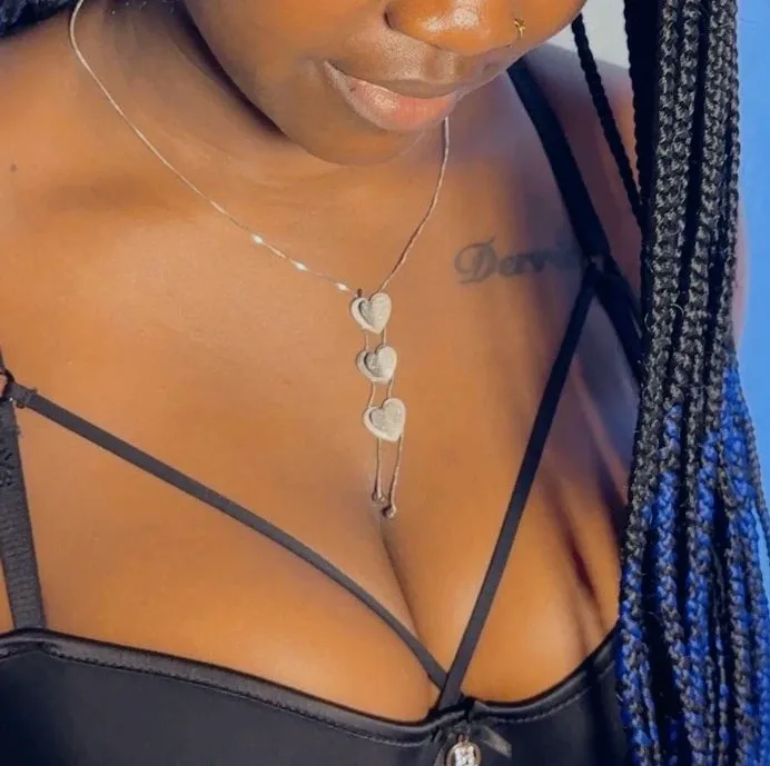 Maja, 22